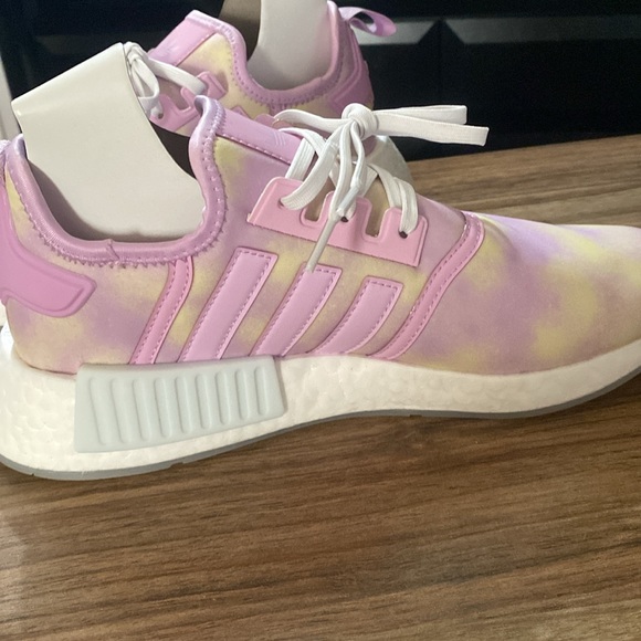 New Adidas Women’s NMD_R1 Size 7 Women Pink and Yellow - Picture 9 of 14